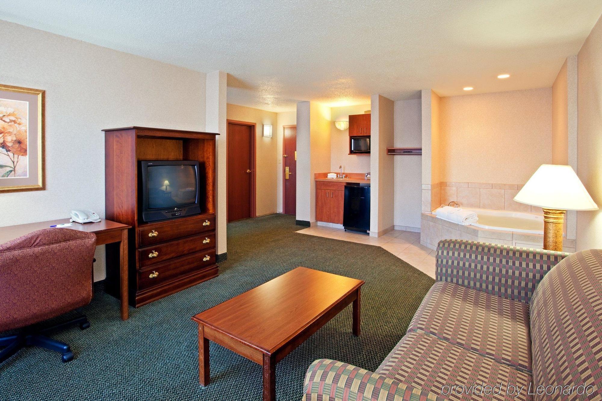 Holiday Inn Express And Suites Pittsburgh West Mifflin By Ihg Ngoại thất bức ảnh