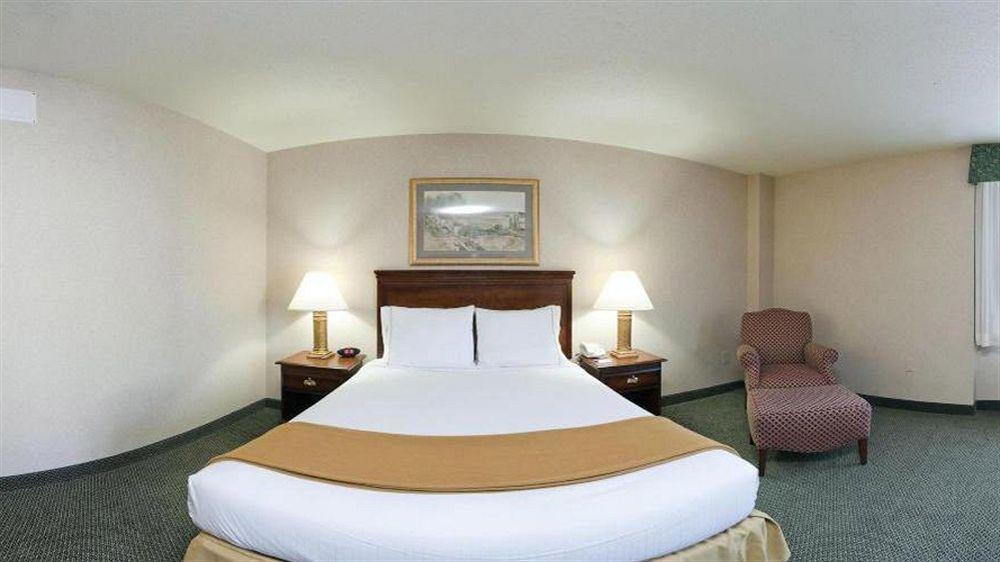 Holiday Inn Express And Suites Pittsburgh West Mifflin By Ihg Ngoại thất bức ảnh